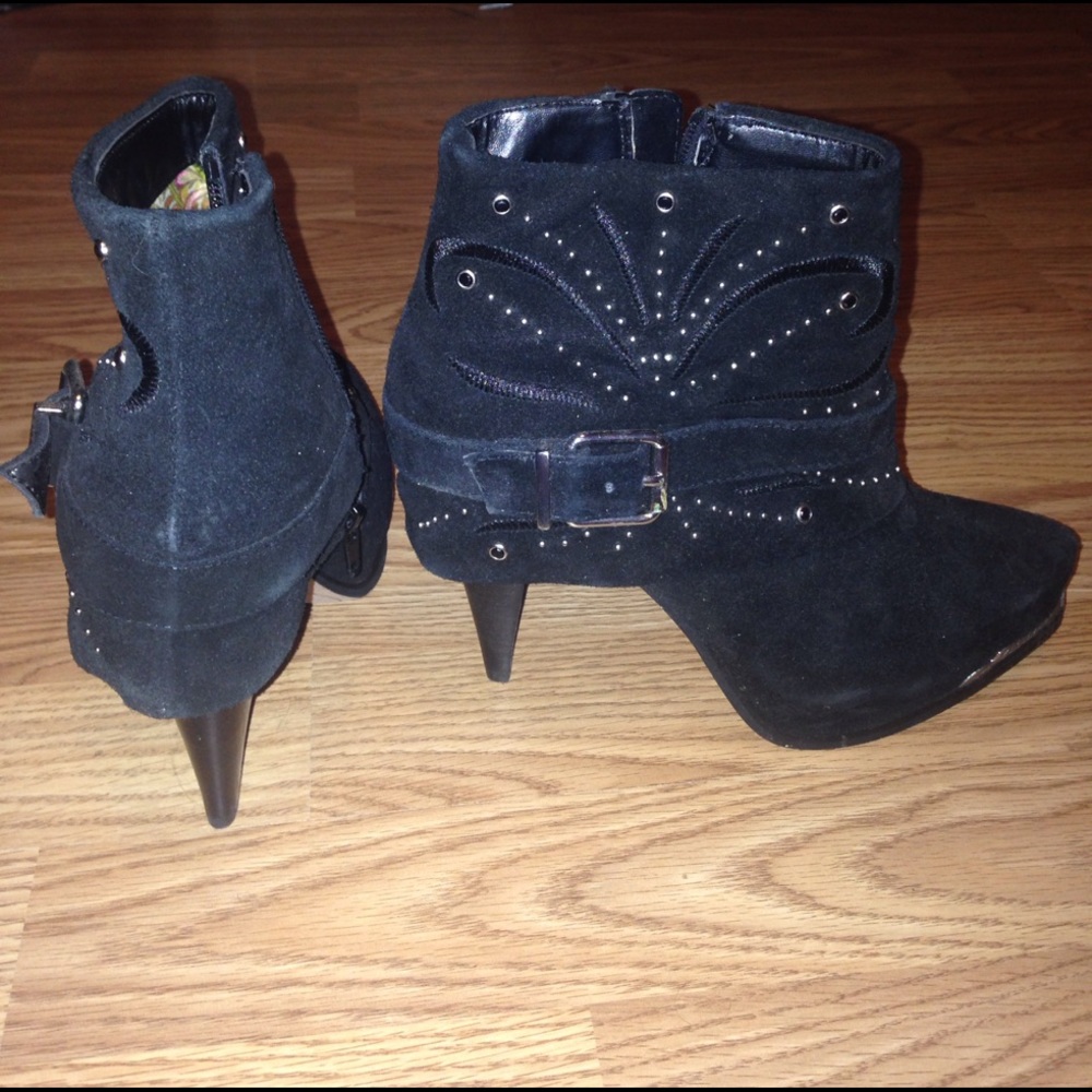 Miranda Lambert heels!