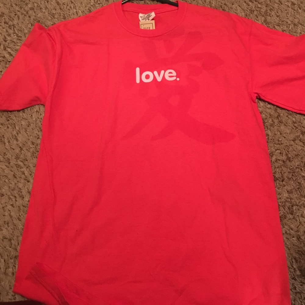 Red crew neck men's shirt
