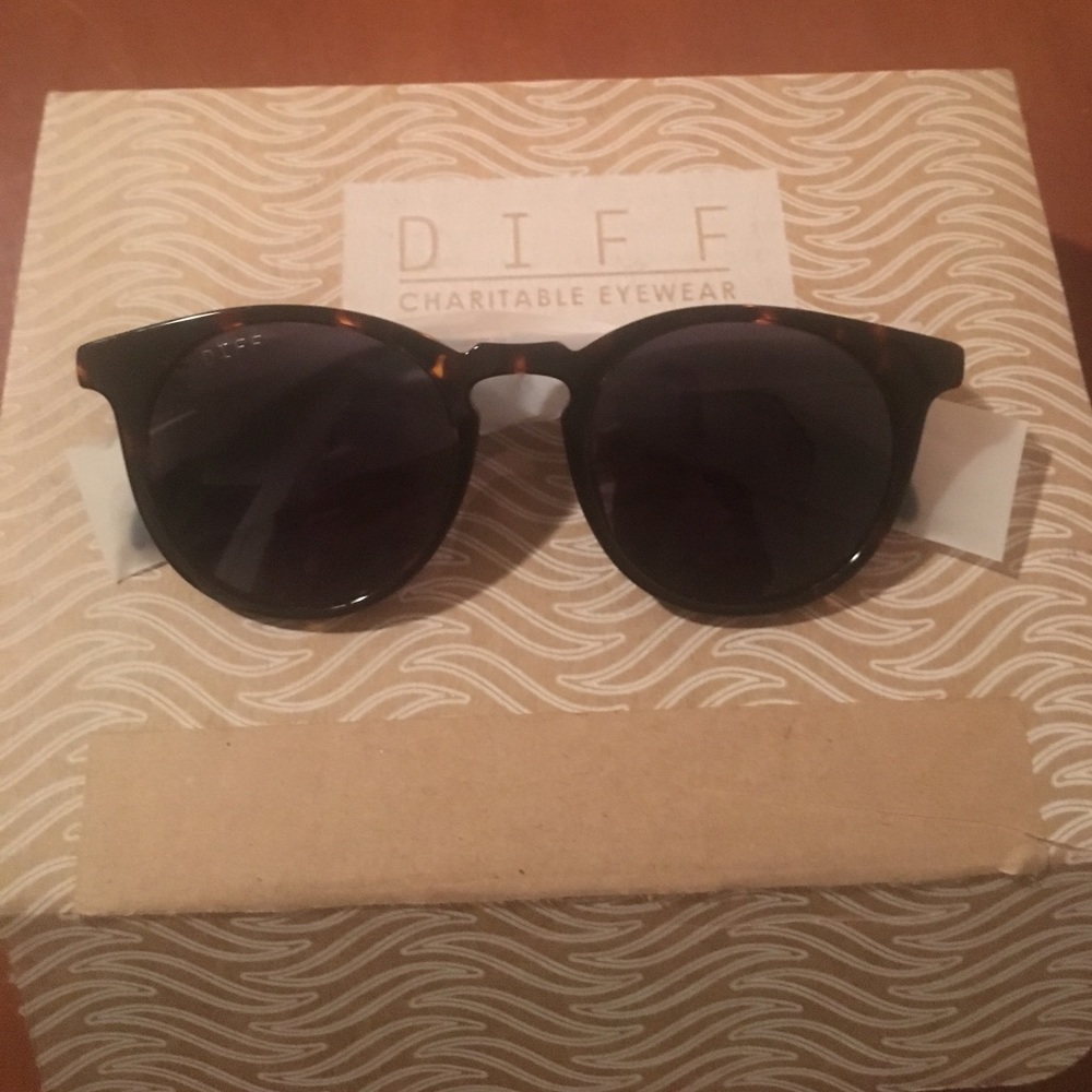 DIFF eyewear sunglasses