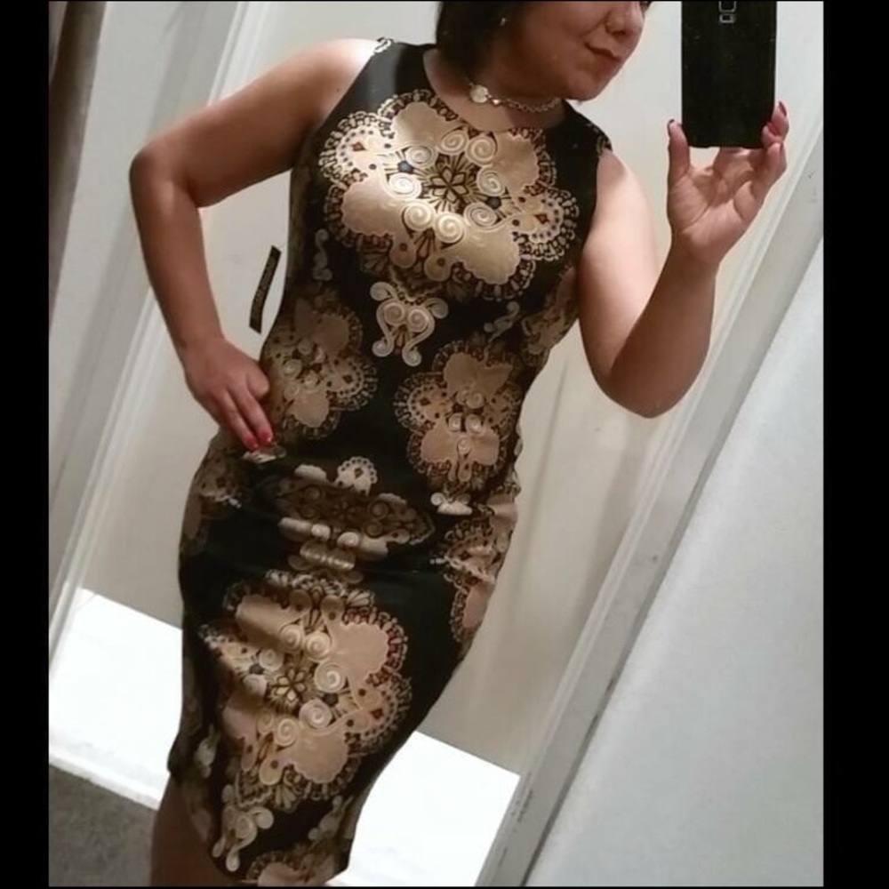 Gorgeous Black n Gold Dress.😍