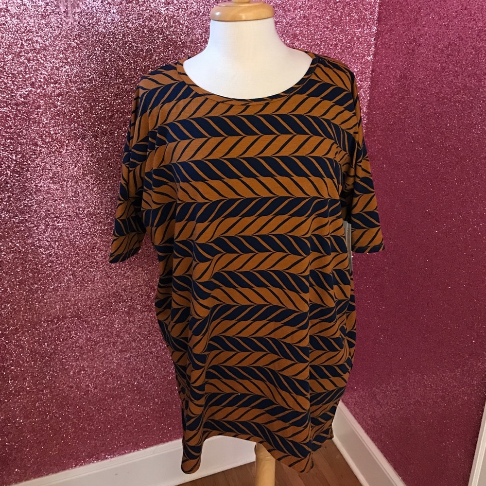 Lularoe Irma shirt size M