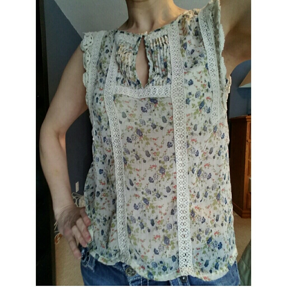 Moonlight Sleeveless Blouse size Small