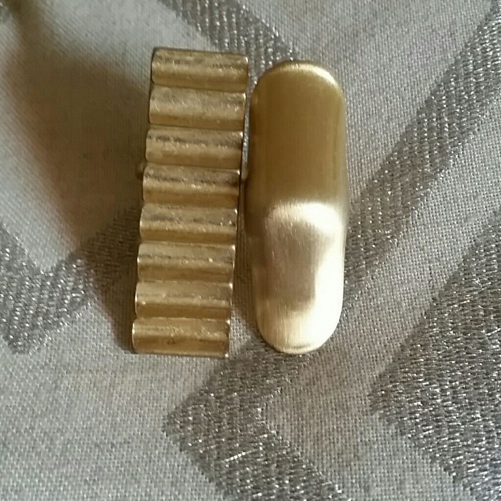 2 Gold Tone Rings