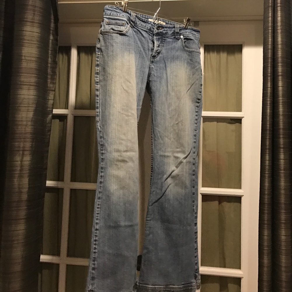 Maurices lowrise flare11/12 w/button fly 🌟