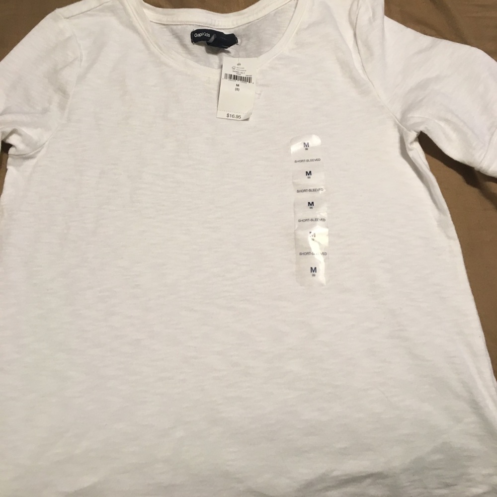 White kids shirt