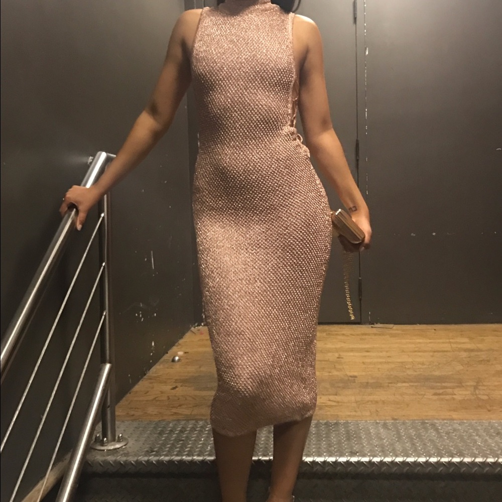 Hot champagne dress!