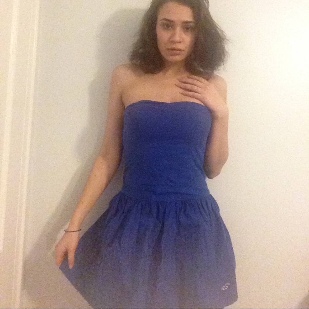 Adorable strapless dress by Hollister