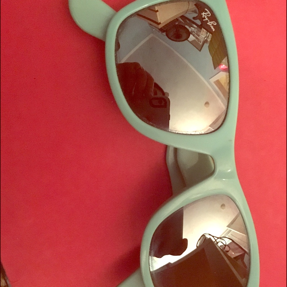Ray ban wayfarers.