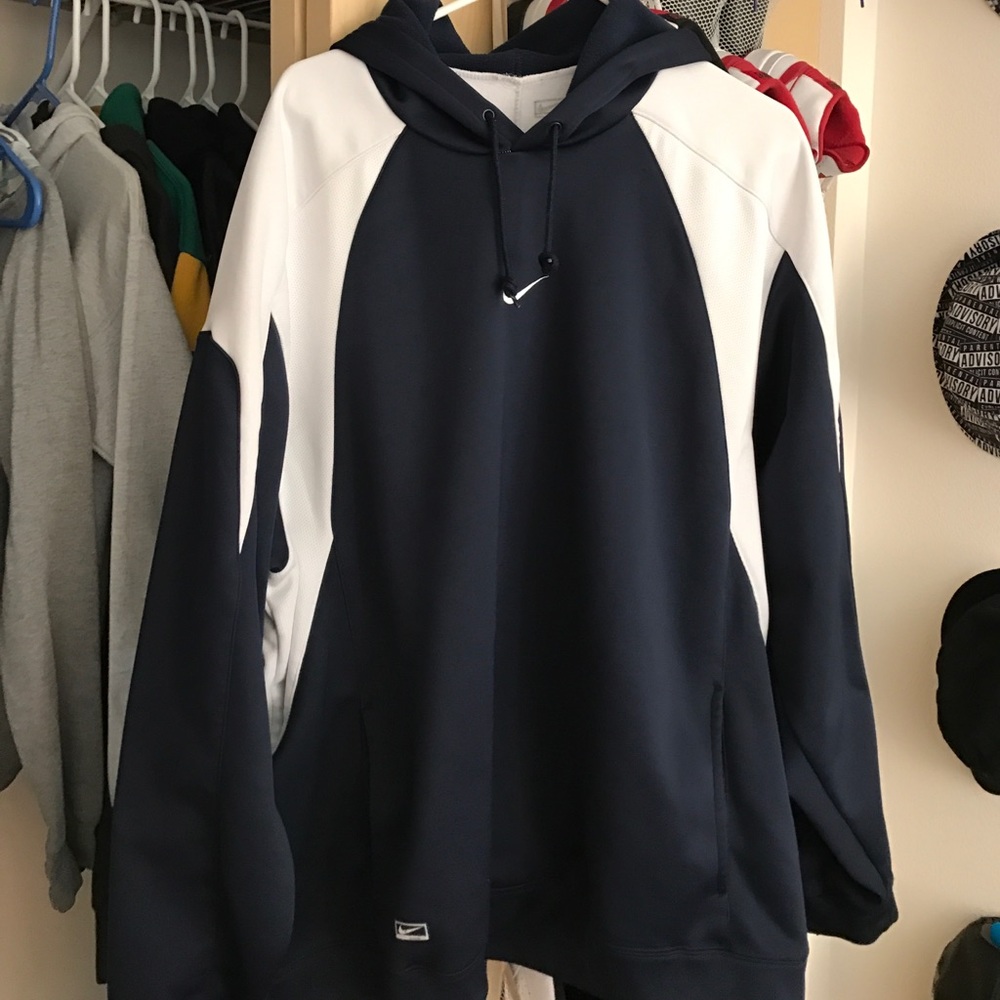 Nike performance top