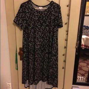 Large Carly NWoT Lularoe