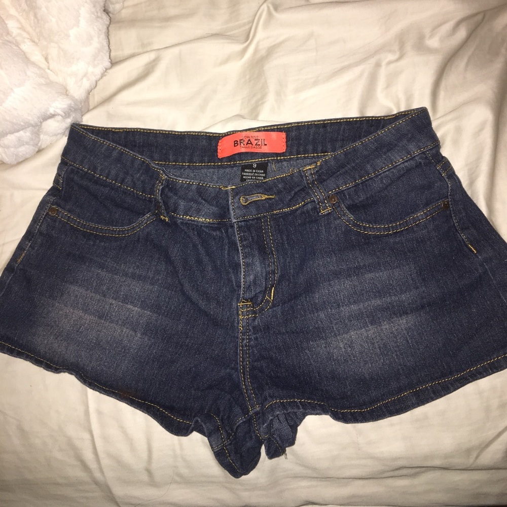 Low rise shorts (dark wash)