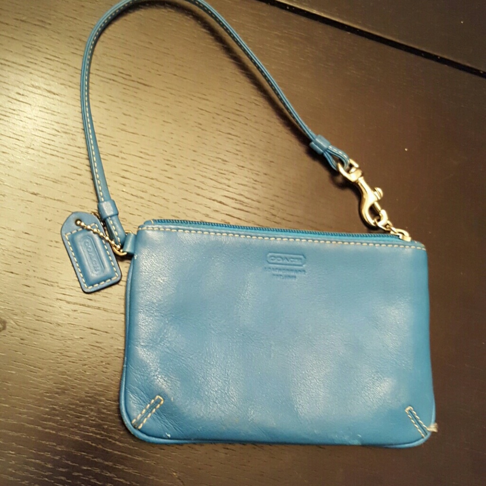 coach wristlet authentic