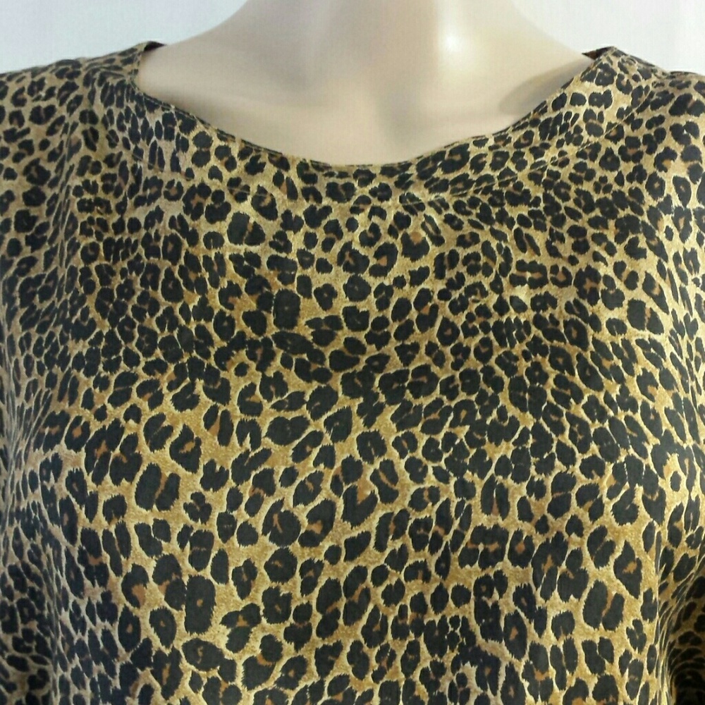 "VINTAGE" Silk Short Sleeve Top by Stunt