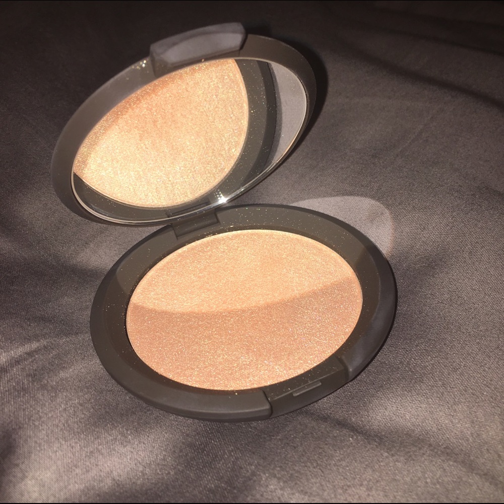 Becca champagne pop shimmering skin perfector