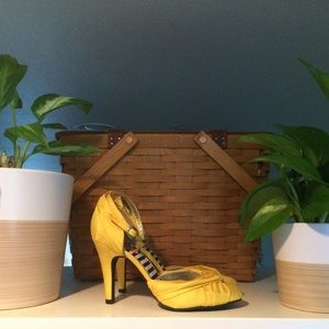Rocket dog woman's yellow satin heels