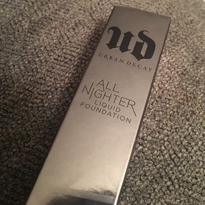 NIB UD ALL NIGHTER 9.75