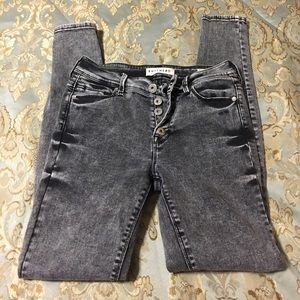 Gray Wash Bullhead Skinny Jeans