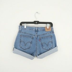 Sexy Stretch Levi Shorts