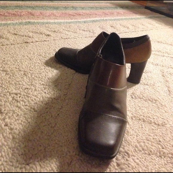 Shoes - Picture 2 of 2