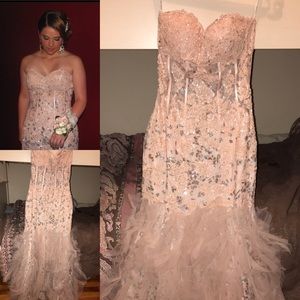 Selling a Jovani mermaid style prom dress