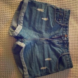 Selling nice shorts, high waisted