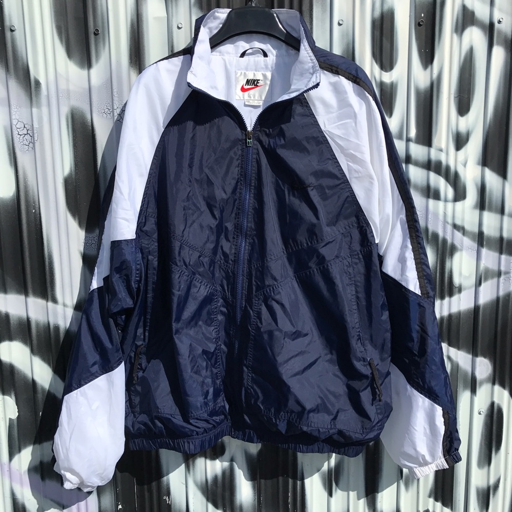 🚨🚨SOLD🚨🚨Men Nike vintage track jacket