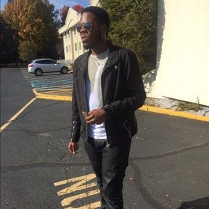 Meet your Posher, Cj