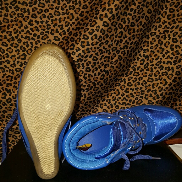 Apple bottom sneaker wedges - Picture 4 of 4