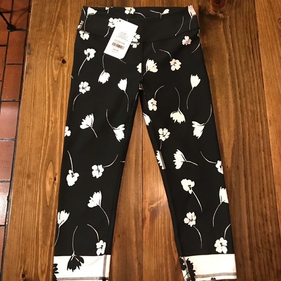 Fabletics Pants - Fabletics SALAR capris - size small/6
