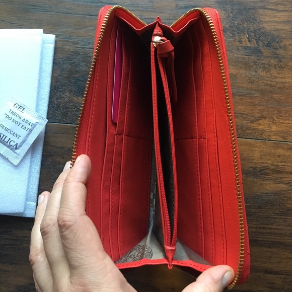 NWOT Vince Camuto red coral wallet - Picture 2 of 4