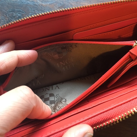 NWOT Vince Camuto red coral wallet - Picture 3 of 4