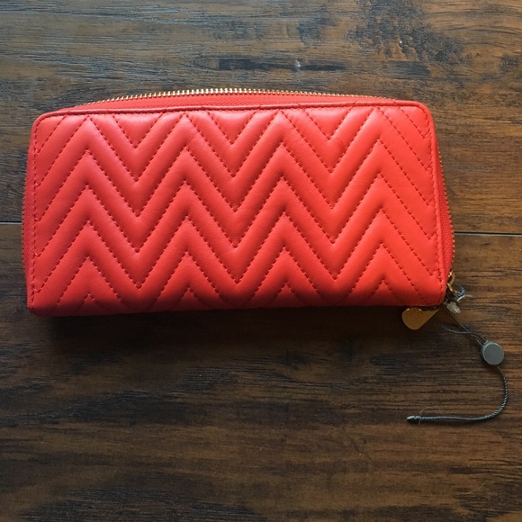 NWOT Vince Camuto red coral wallet - Picture 4 of 4