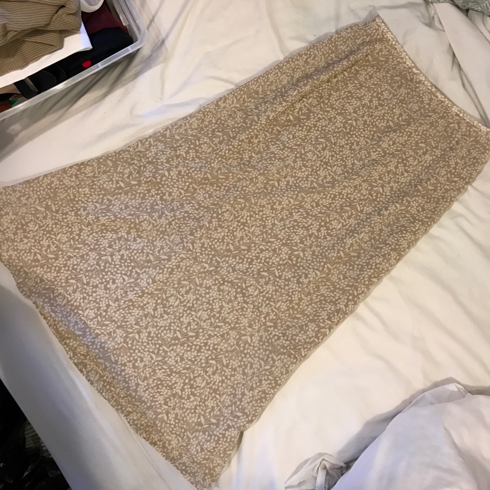 Liz Claiborne tan floral skirt