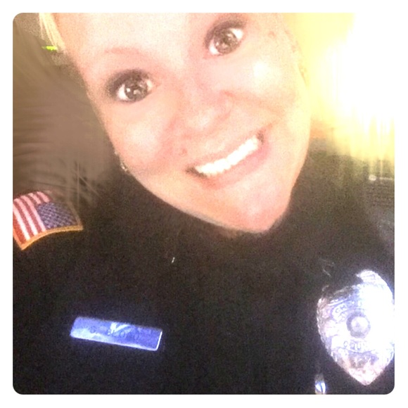 Meet your Posher, Sara - Picture 2 of 3