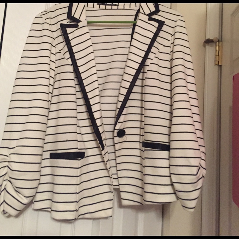 Maurices blazer like jacket