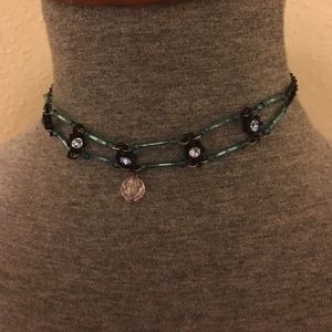 Blue chocker