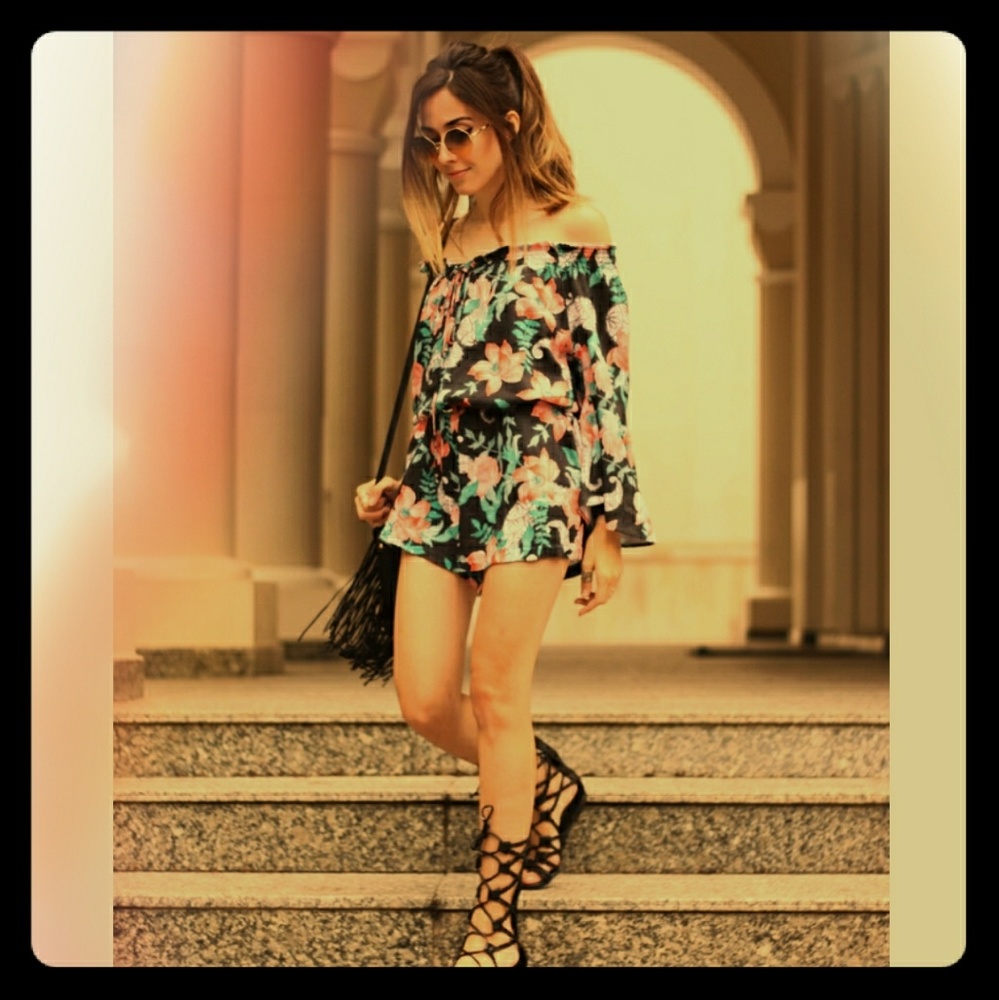 BNWT *Coachella-look* floral bell-sleeve dress!