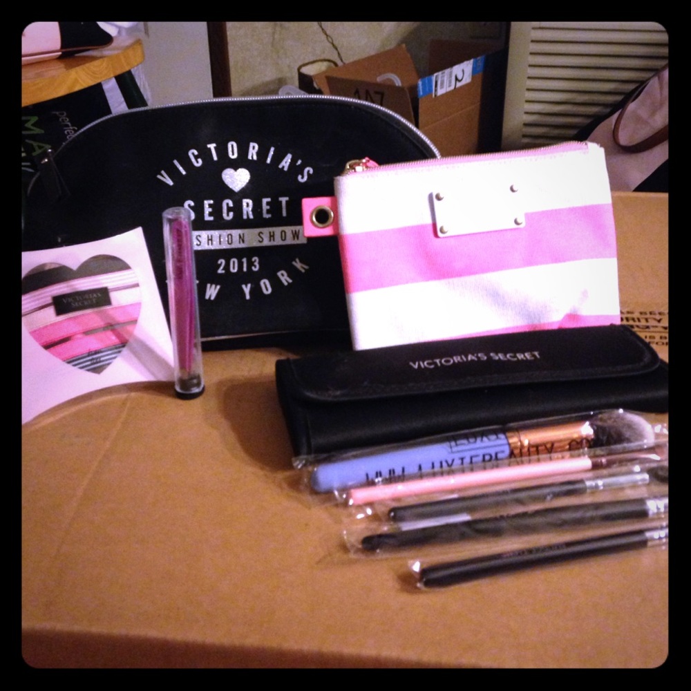 Make up bags and make up brushes