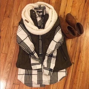 🔥 SALE! 🔥 Banana Republic Quilted Vest