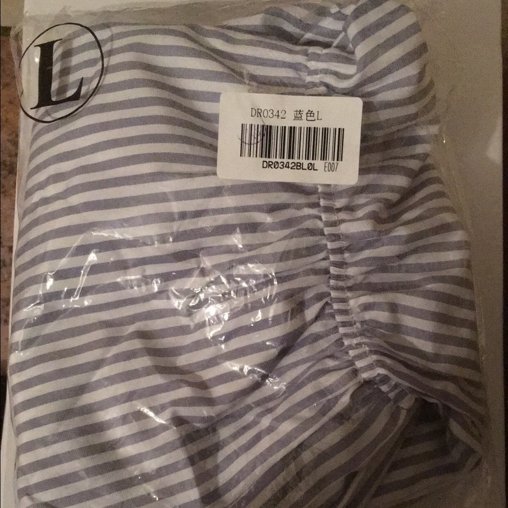 Striped Rompers Women Short Jumpsuits Backless - Picture 3 of 3