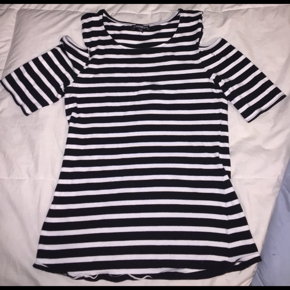 Cut out shoulder striped shirt