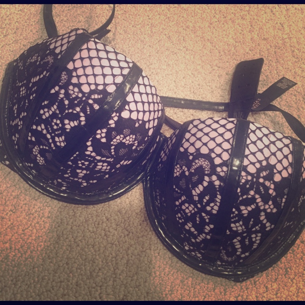 Victoria's Secrets bra