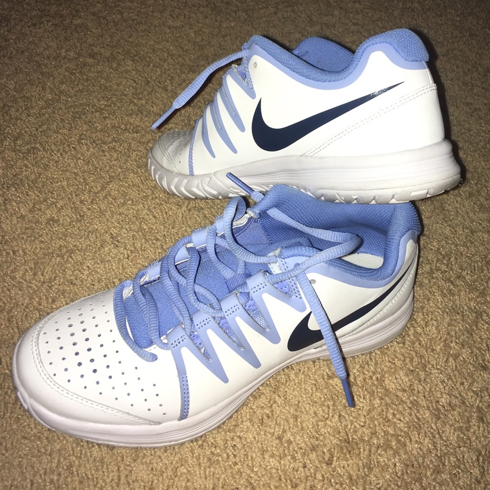 Nike tennis shoes