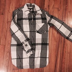 Soft-wash plaid boyfriend shirt