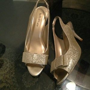 Cute Kerry & Katie Gold Sandals