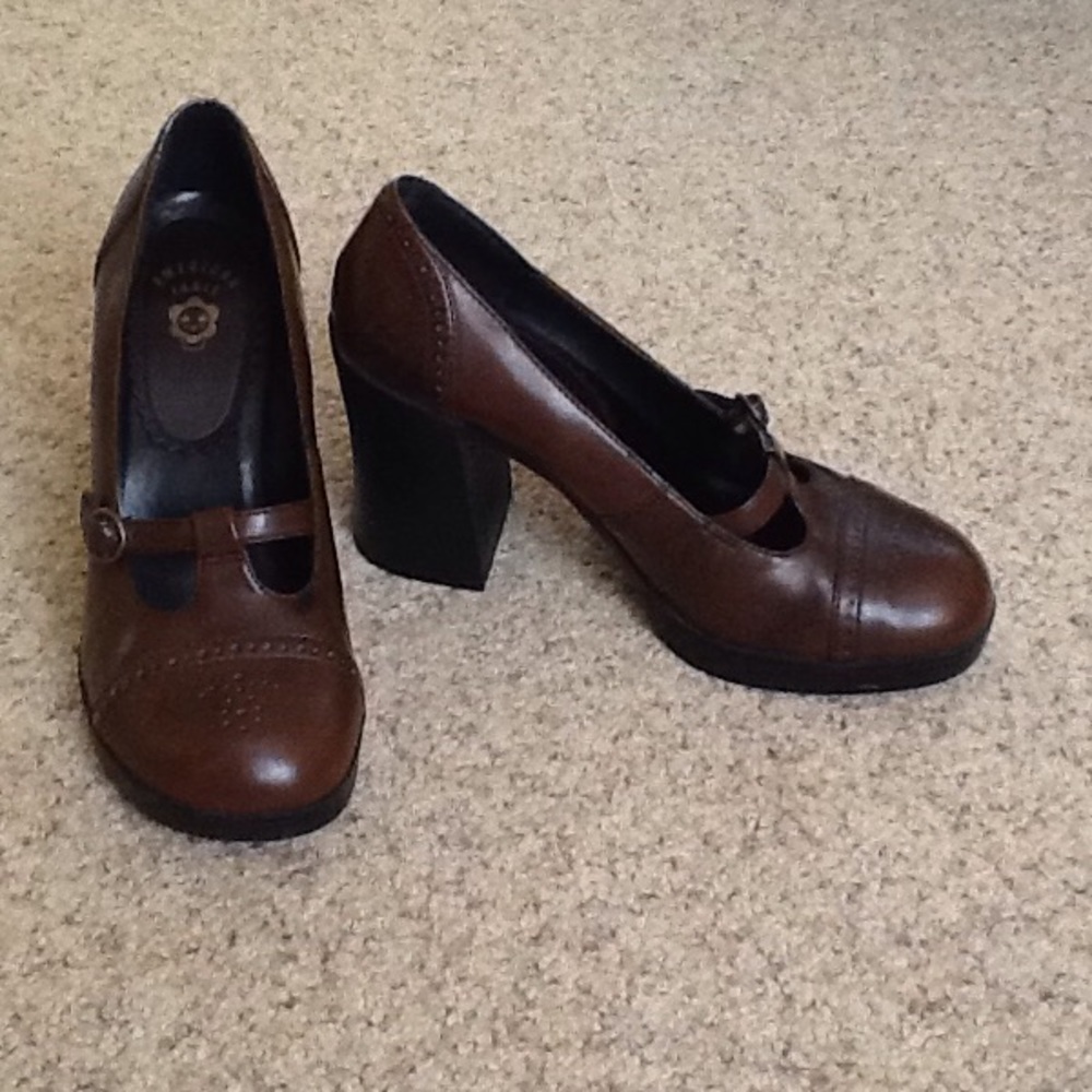 American Eagle baby doll chunky heels.