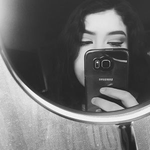 Meet your Posher, Alejandra