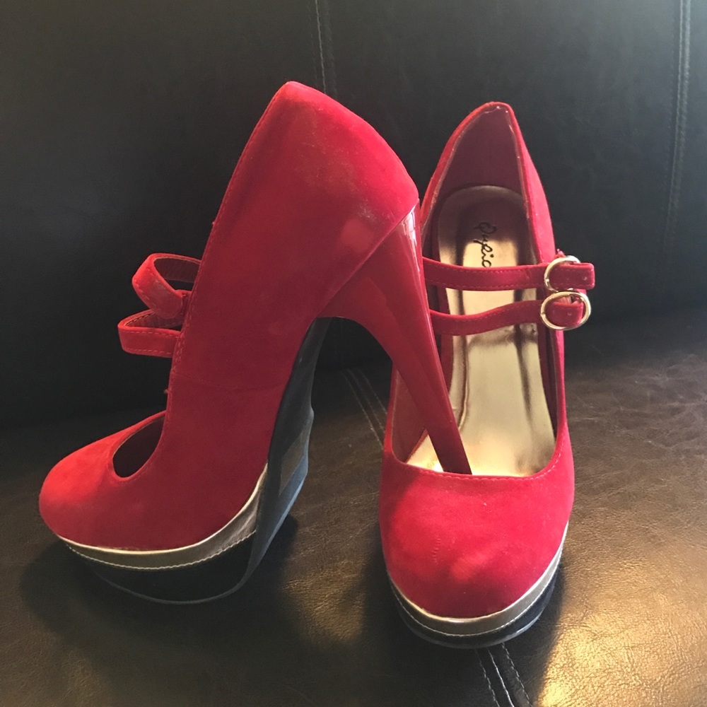 Brand new Qupid pumps