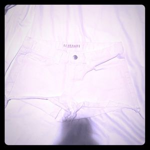 Jbrand jeans white Denim cut off shorts size 28☀️