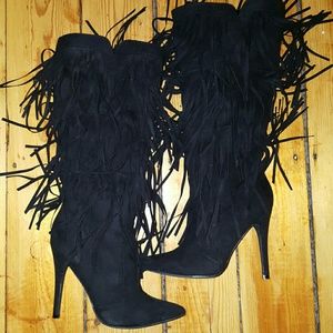Boots with fringe